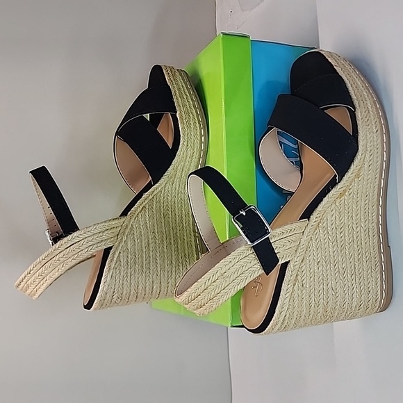 Y not espadrille sandals nwb - Picture 1 of 9